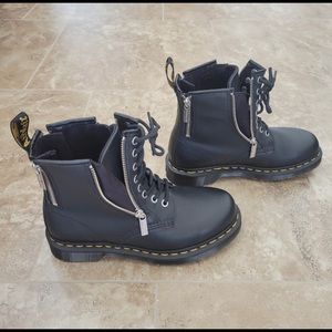 Dr. Martens Zip Boots 1460